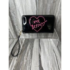 Betsey Johnson Clutch Wristlet black XOX Betsey